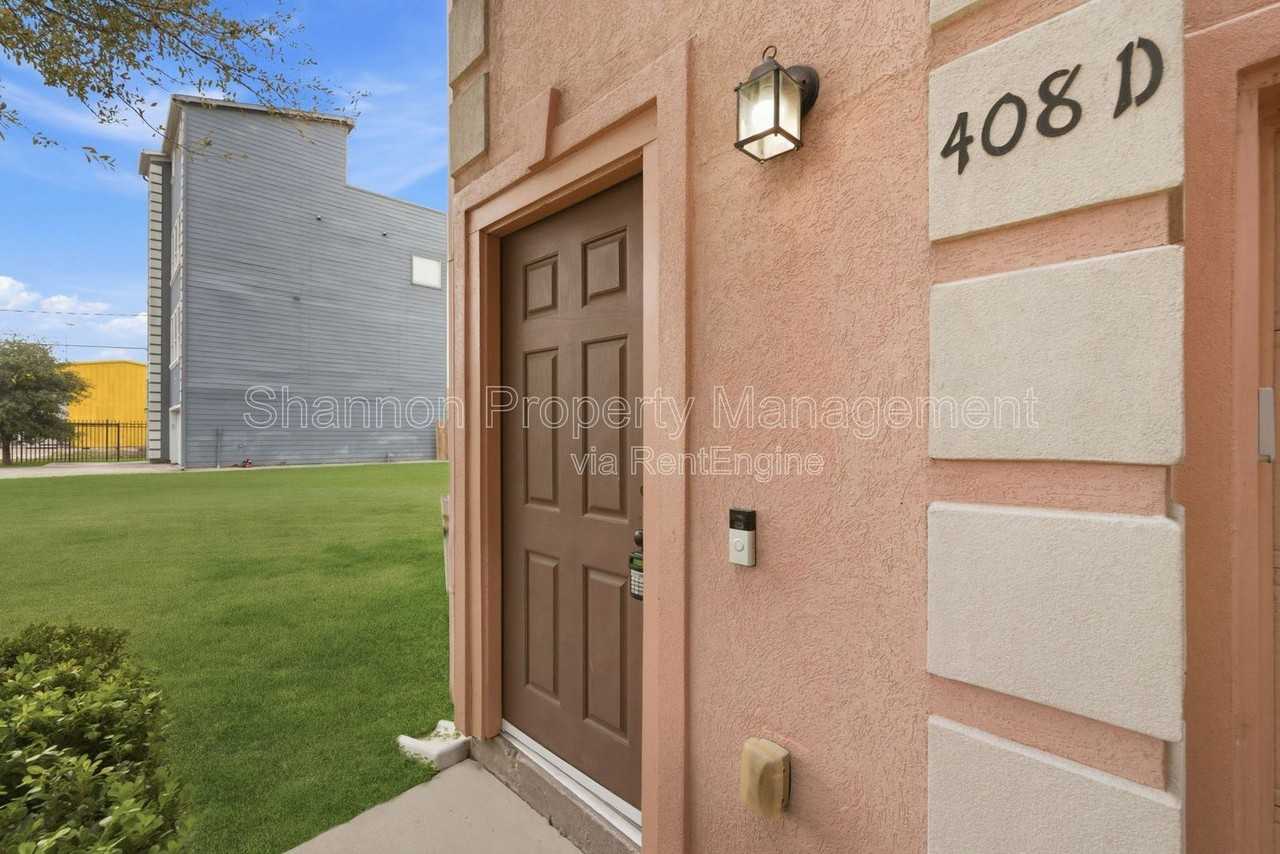 408 Eichwurzel Ln #D - Photo 4 of 33