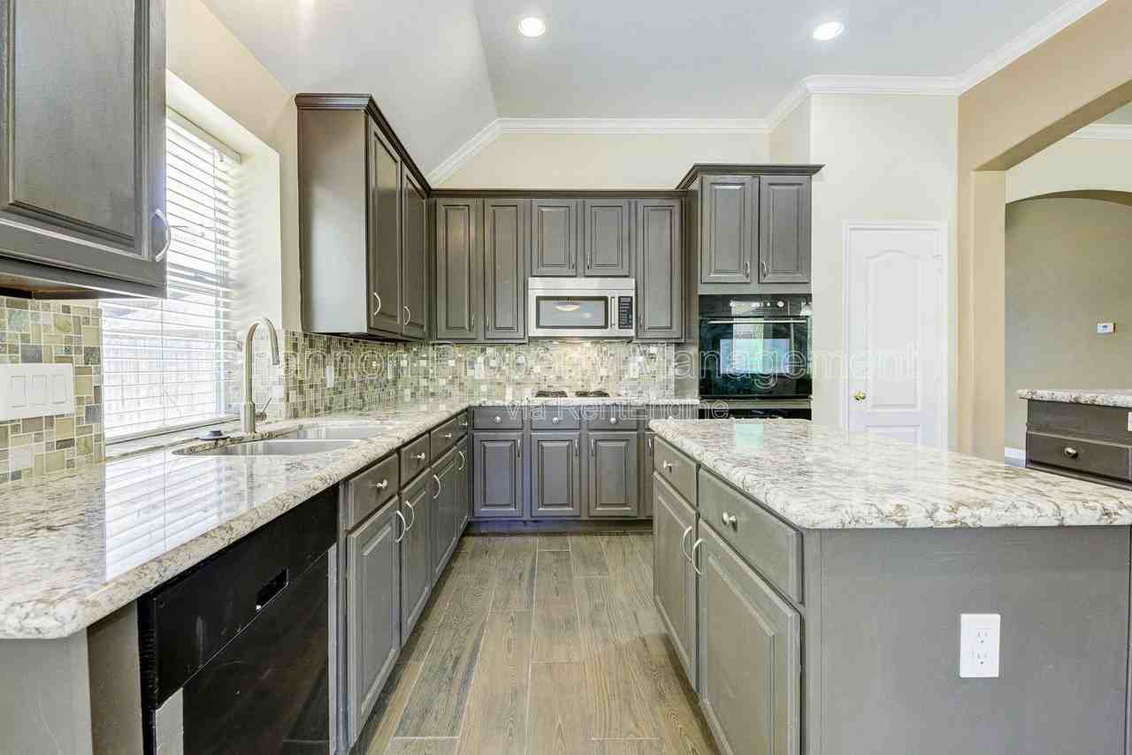 14407 Jessica Falls Cir - Photo 4 of 26