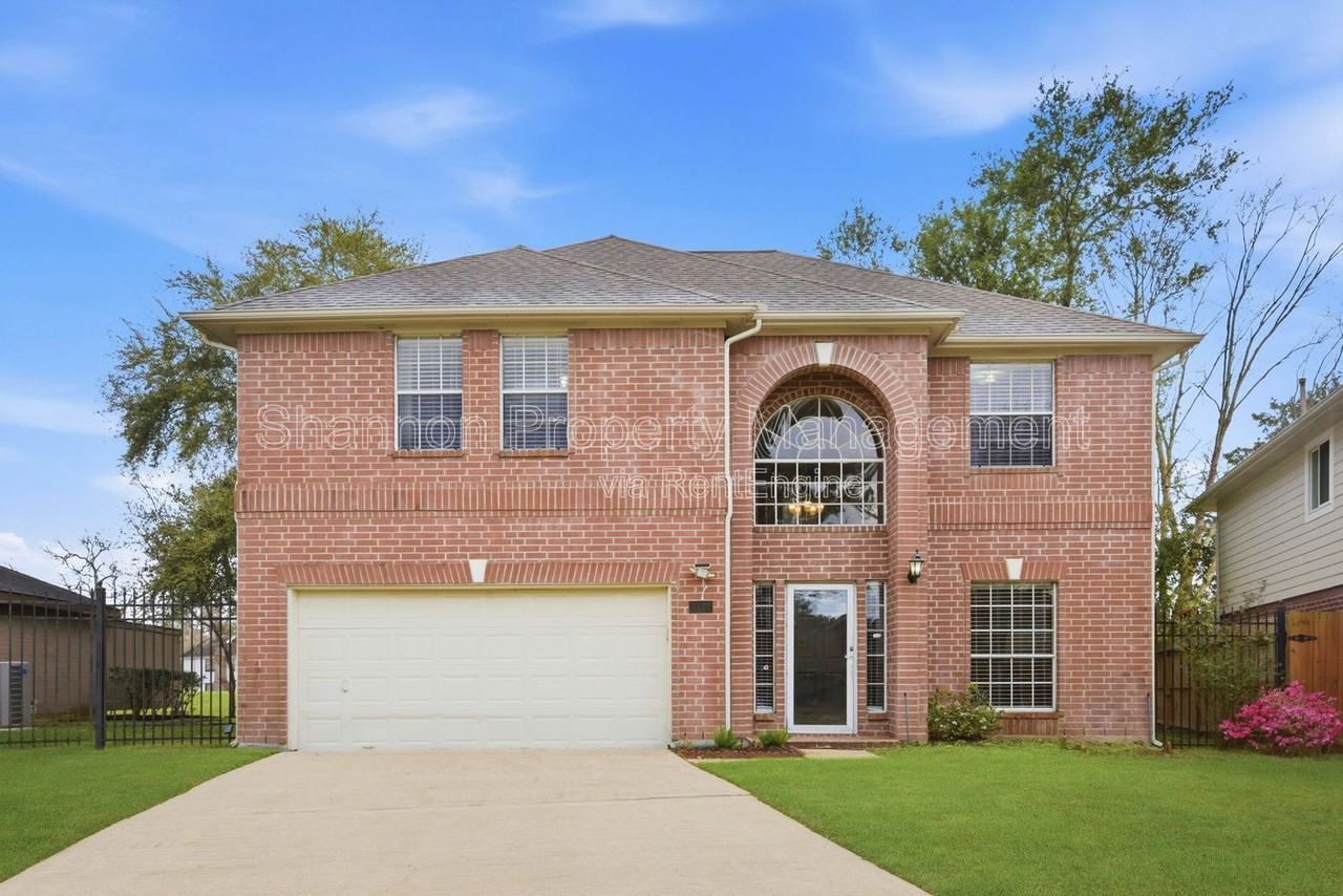 3327 Shady Glen Ln
