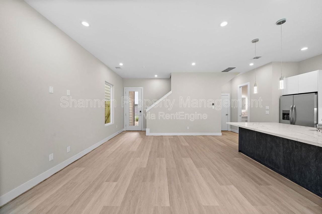 24 Bucan St #F - Photo 7 of 38