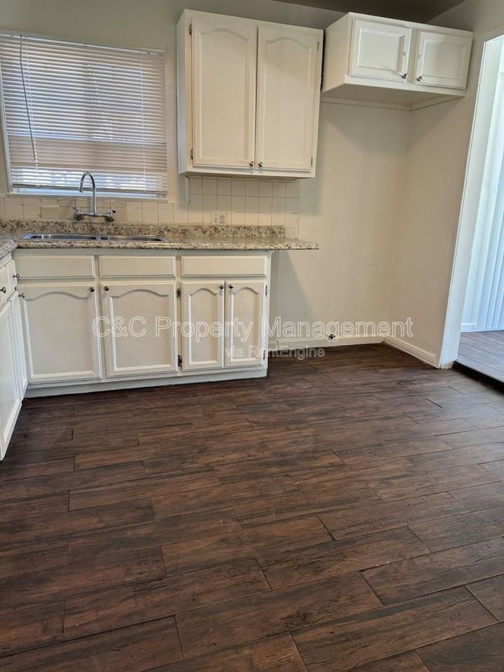 14012 Sylvanwood Ave - Photo 5 of 15