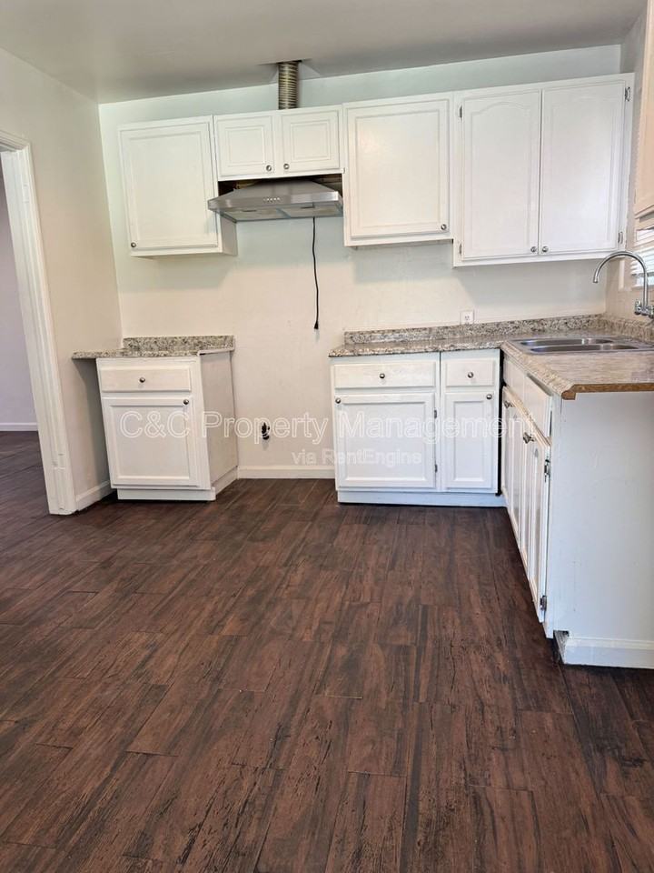 14012 Sylvanwood Ave - Photo 7 of 15