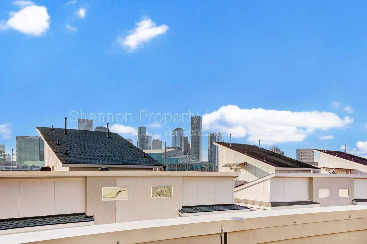 2333 Sperber Ln - Photo 2 of 25