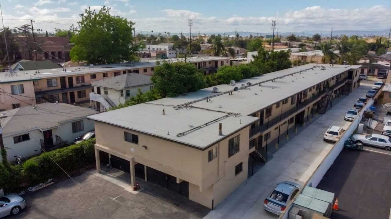 634 W. 92nd Street - Photo 2 of 33