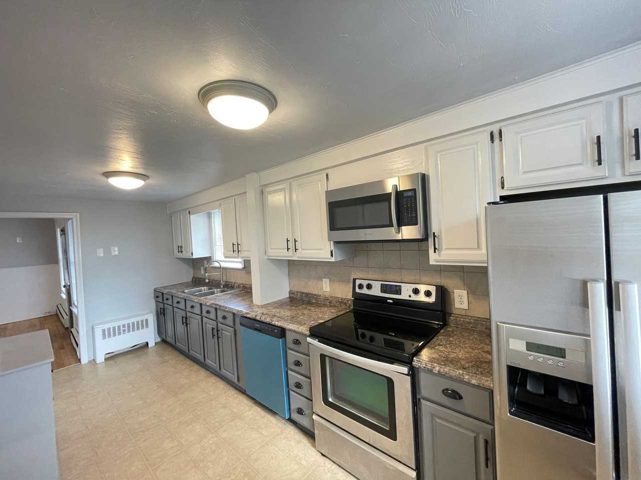 396 Amory St - Photo 2 of 32