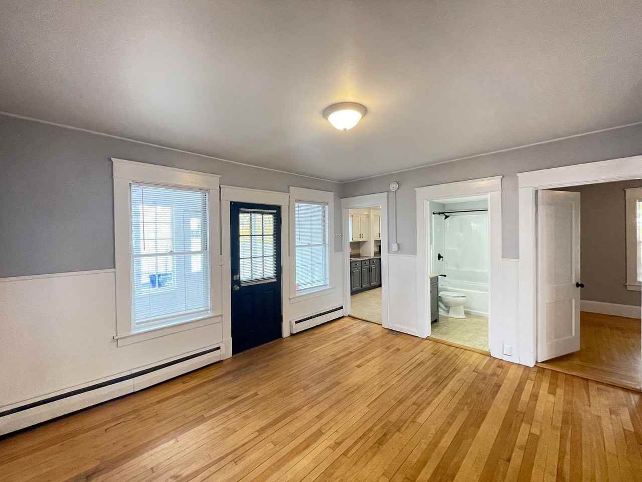 396 Amory St - Photo 4 of 32