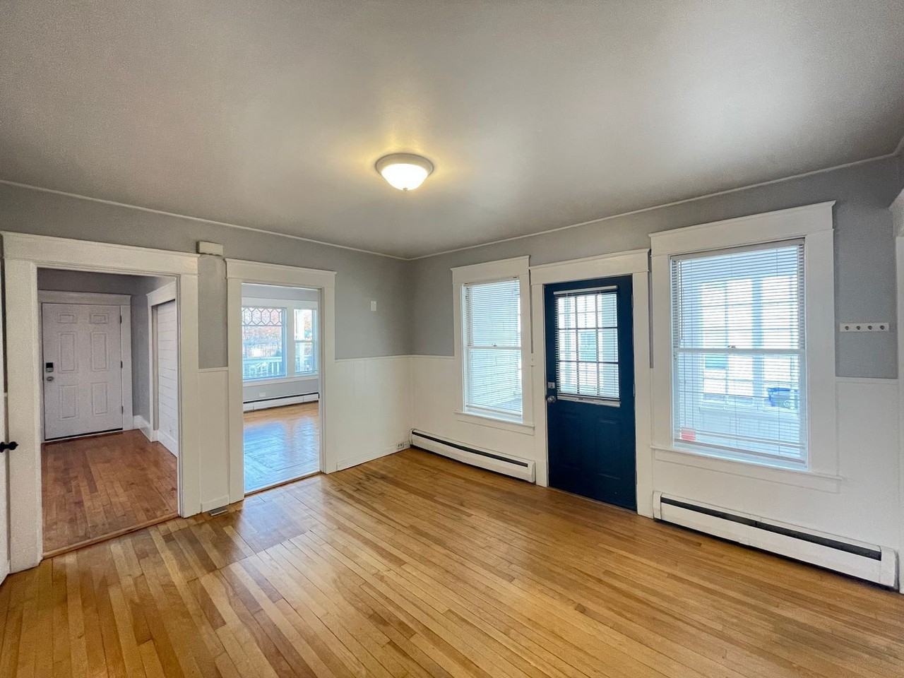 396 Amory St - Photo 7 of 32