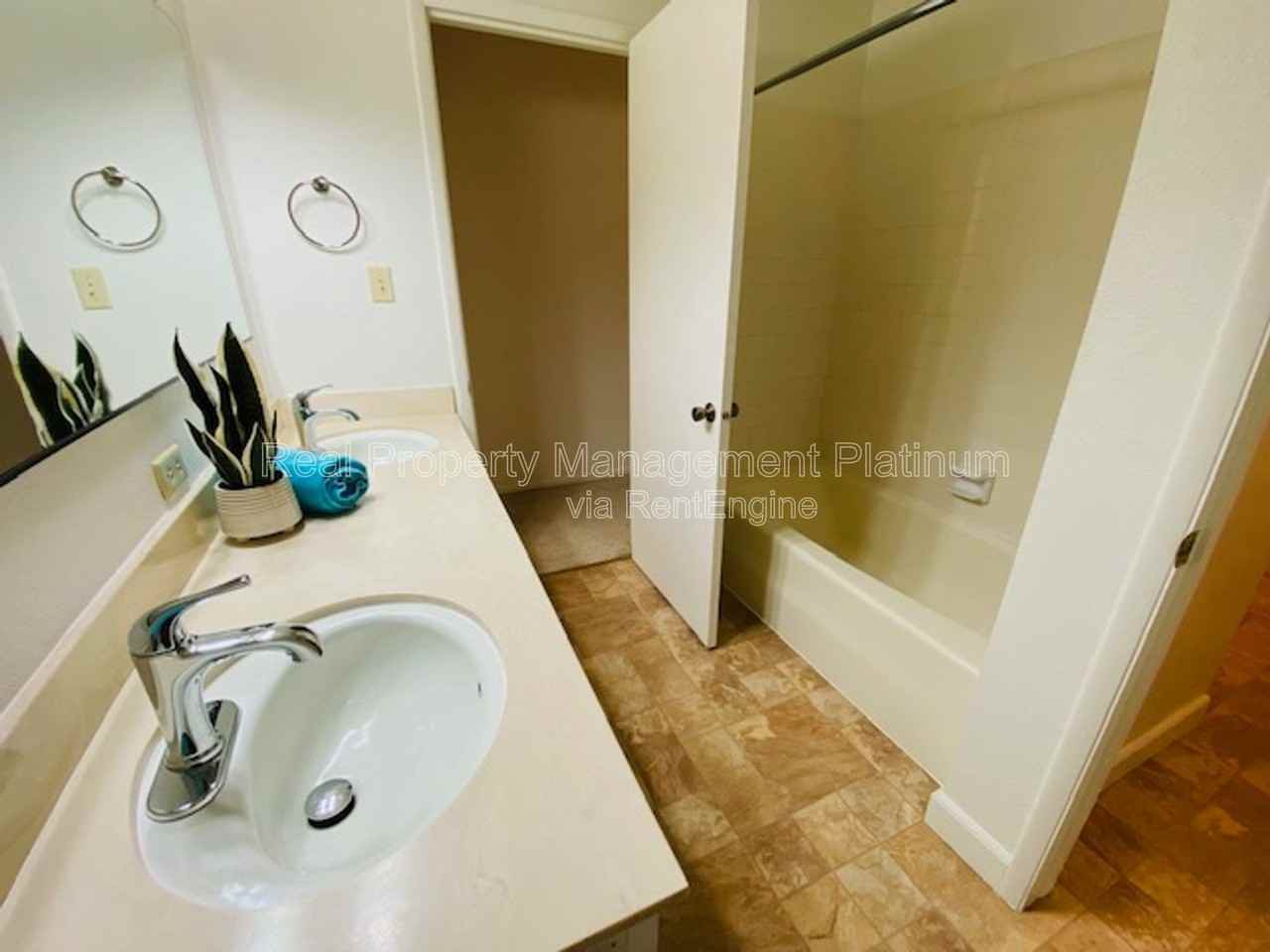 1055 W Fremont Ave - Photo 6 of 27