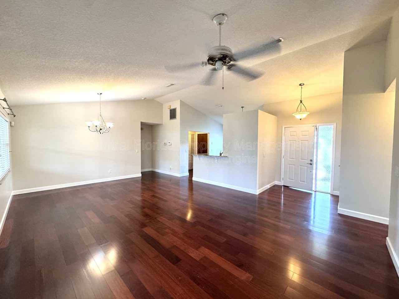 4818 Breezy Palms Ct - Photo 4 of 27