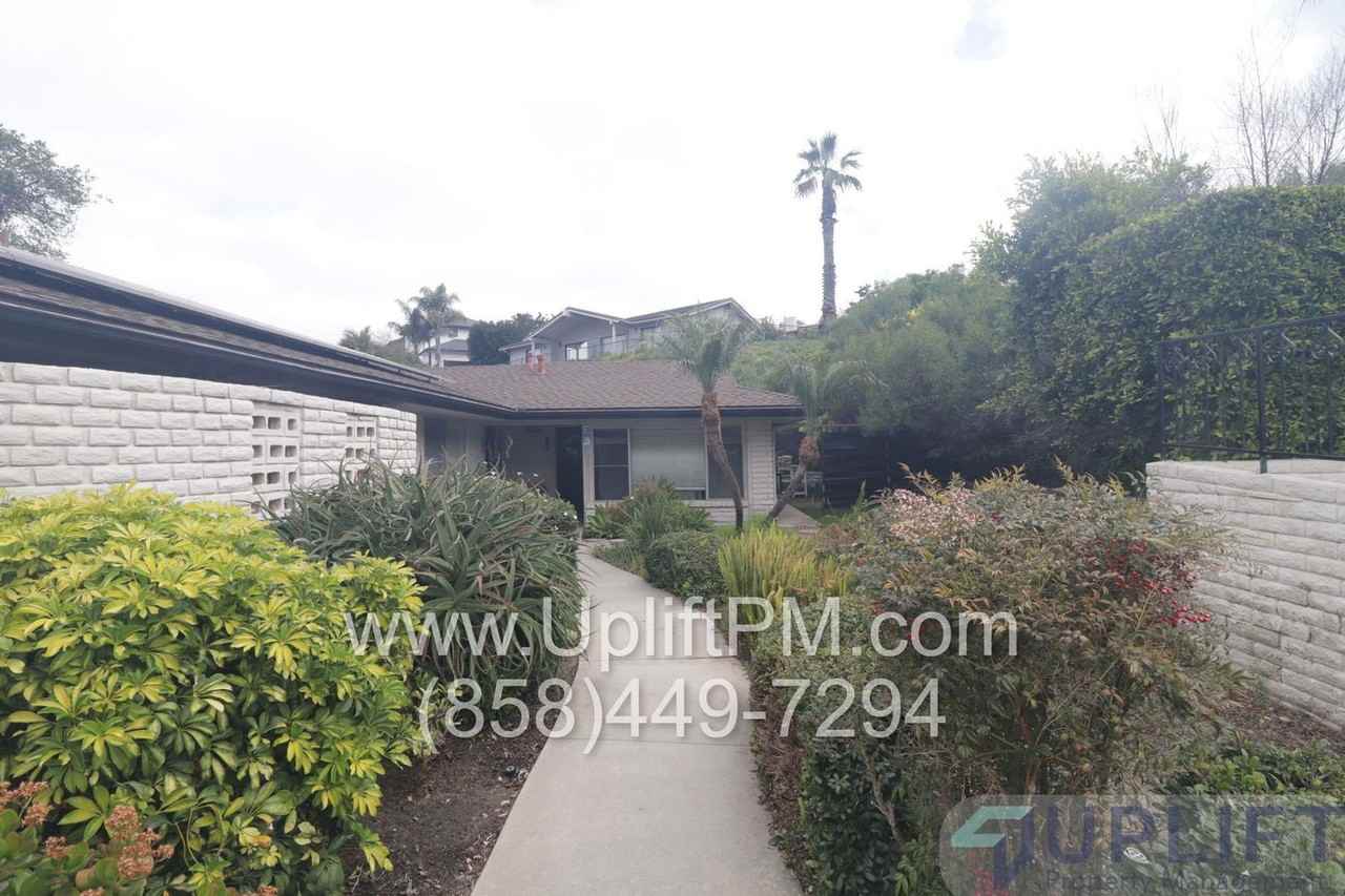 2363 Snead Dr - Photo 2 of 3