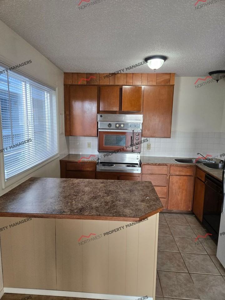 r281j Cedar Crest Apartments - Photo 5 of 19