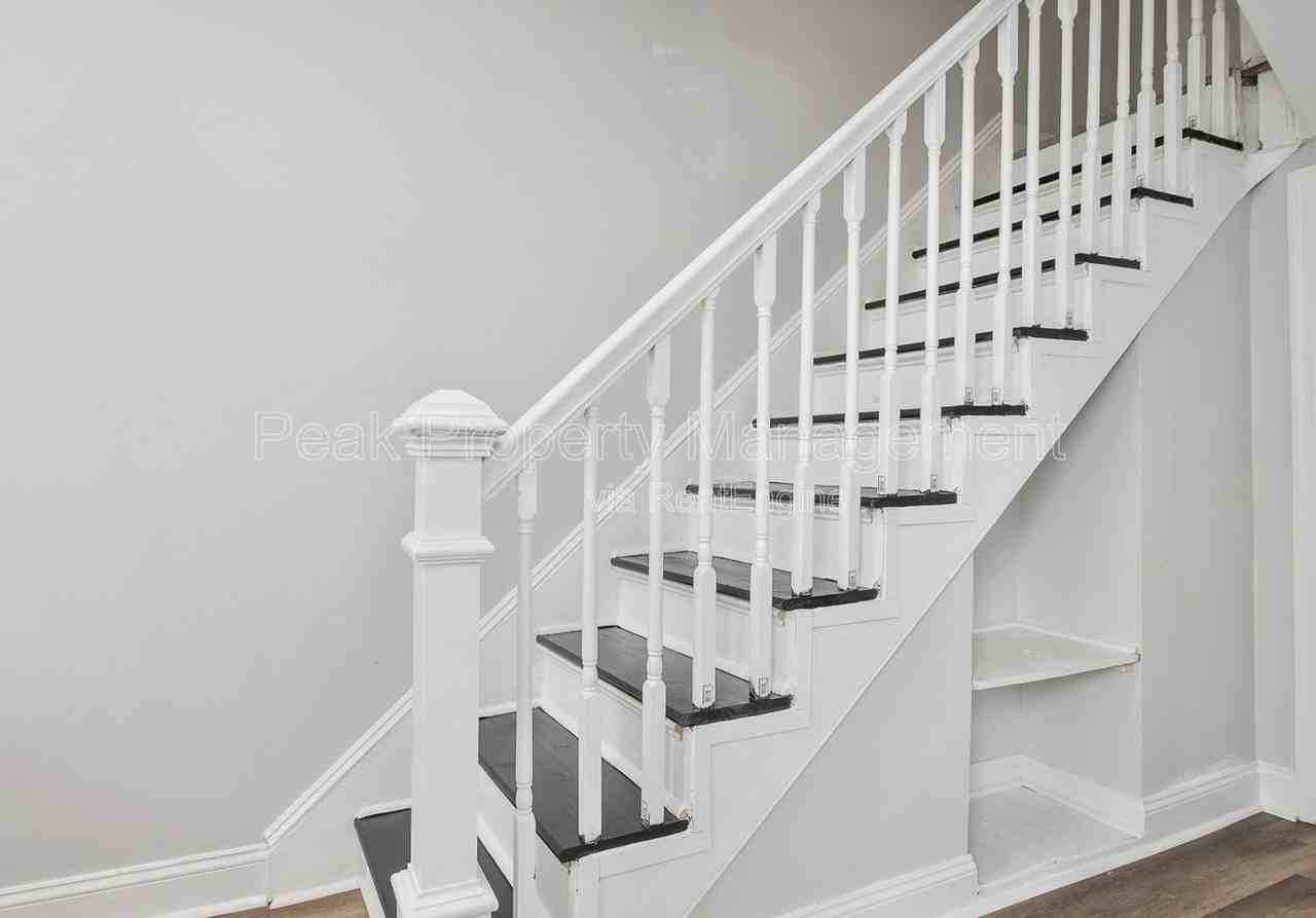 2504 E Leigh St - Photo 5 of 20