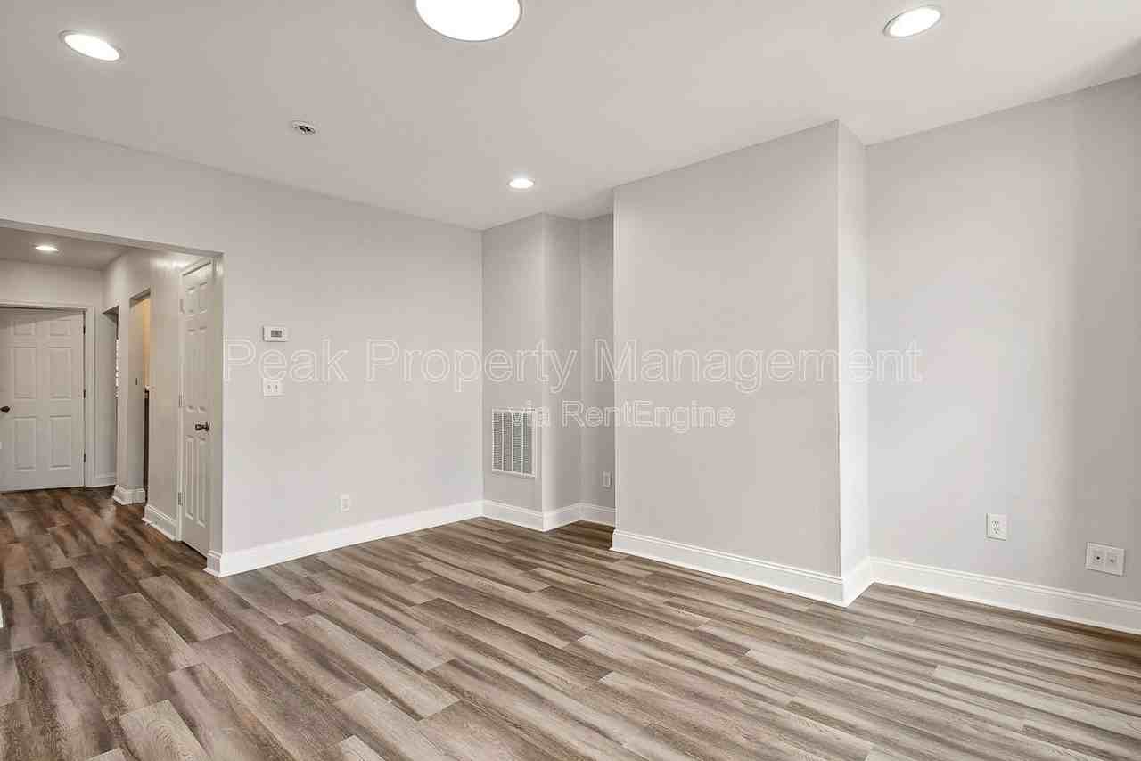 2504 E Leigh St - Photo 7 of 20