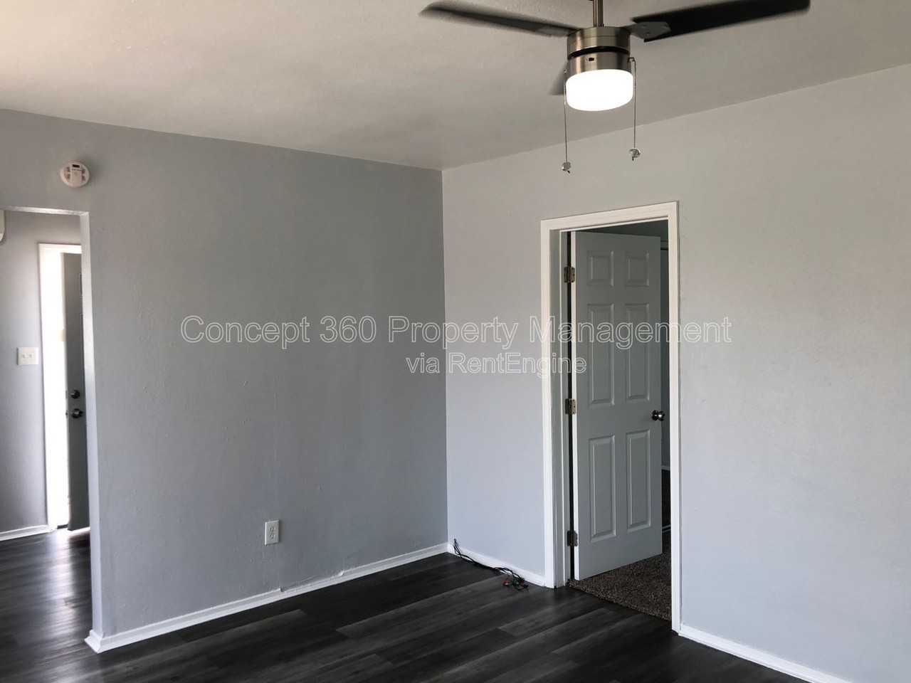 1910 E 59th St - Photo 5 of 36