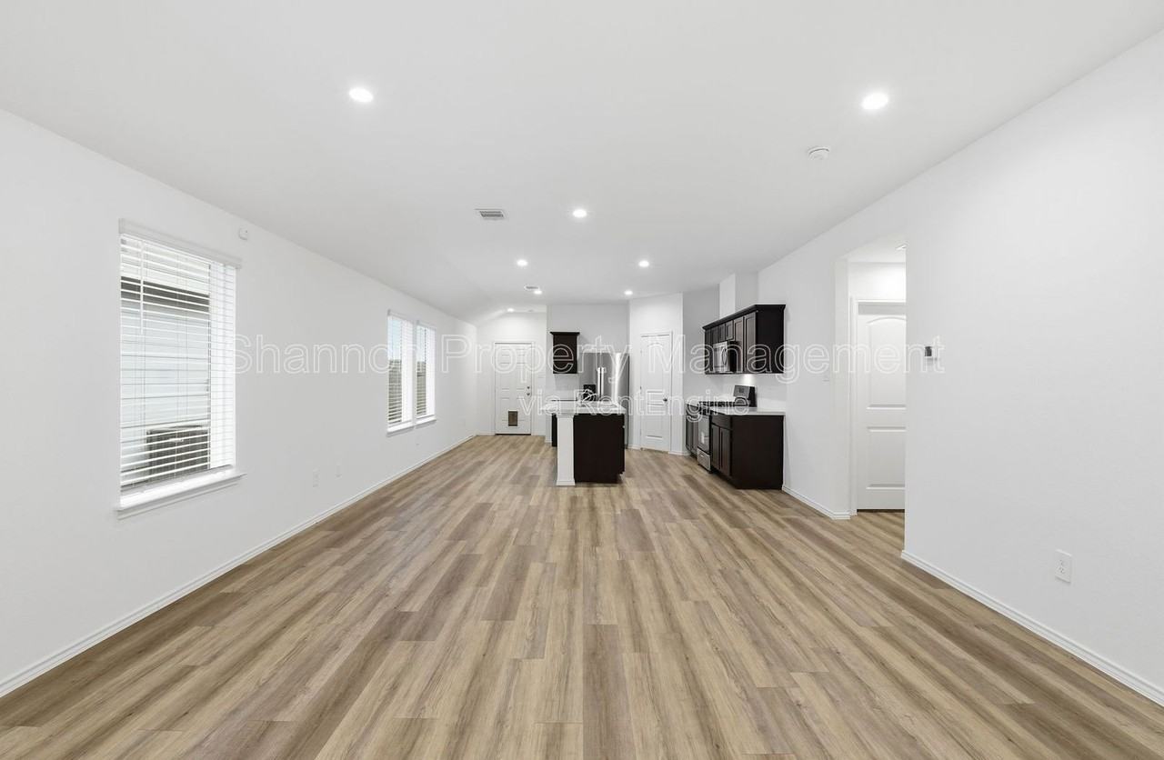 1834 Legacy Hills Dr - Photo 7 of 31