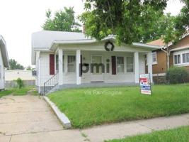 featured image of 875 W Waggoner St