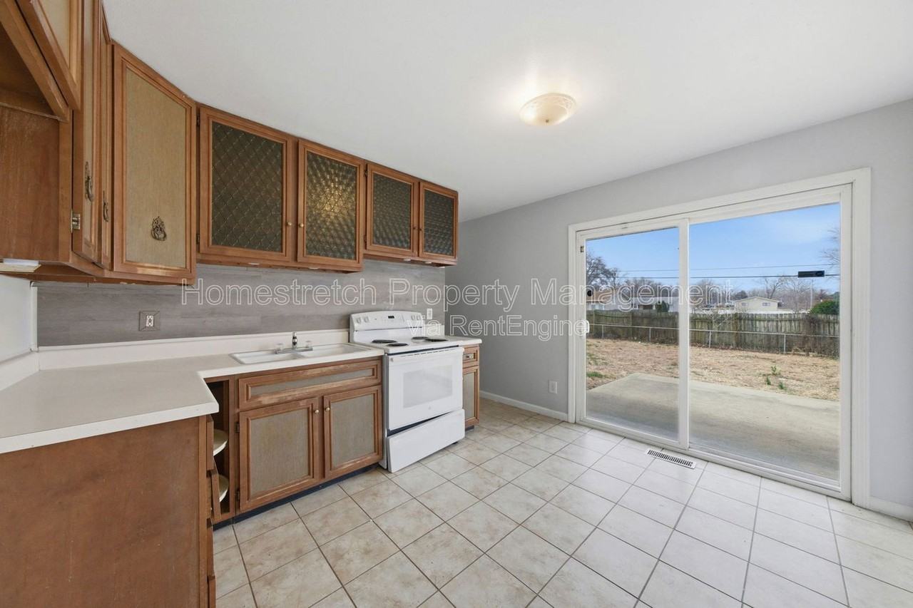 850 Saint Bartholomew Dr - Photo 7 of 31