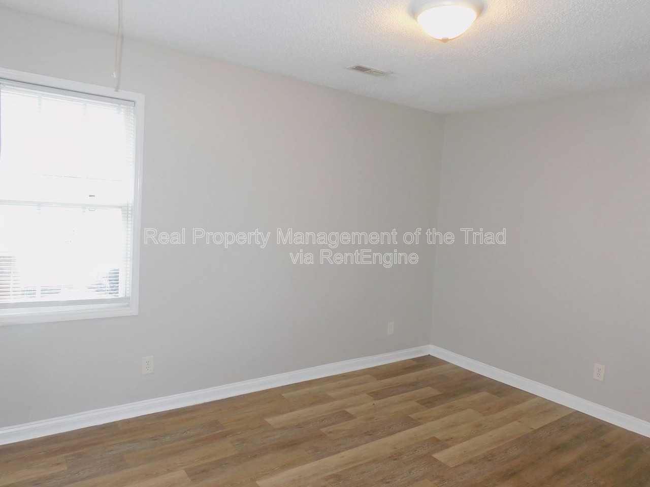 1301 Nealtown Rd - Photo 6 of 19
