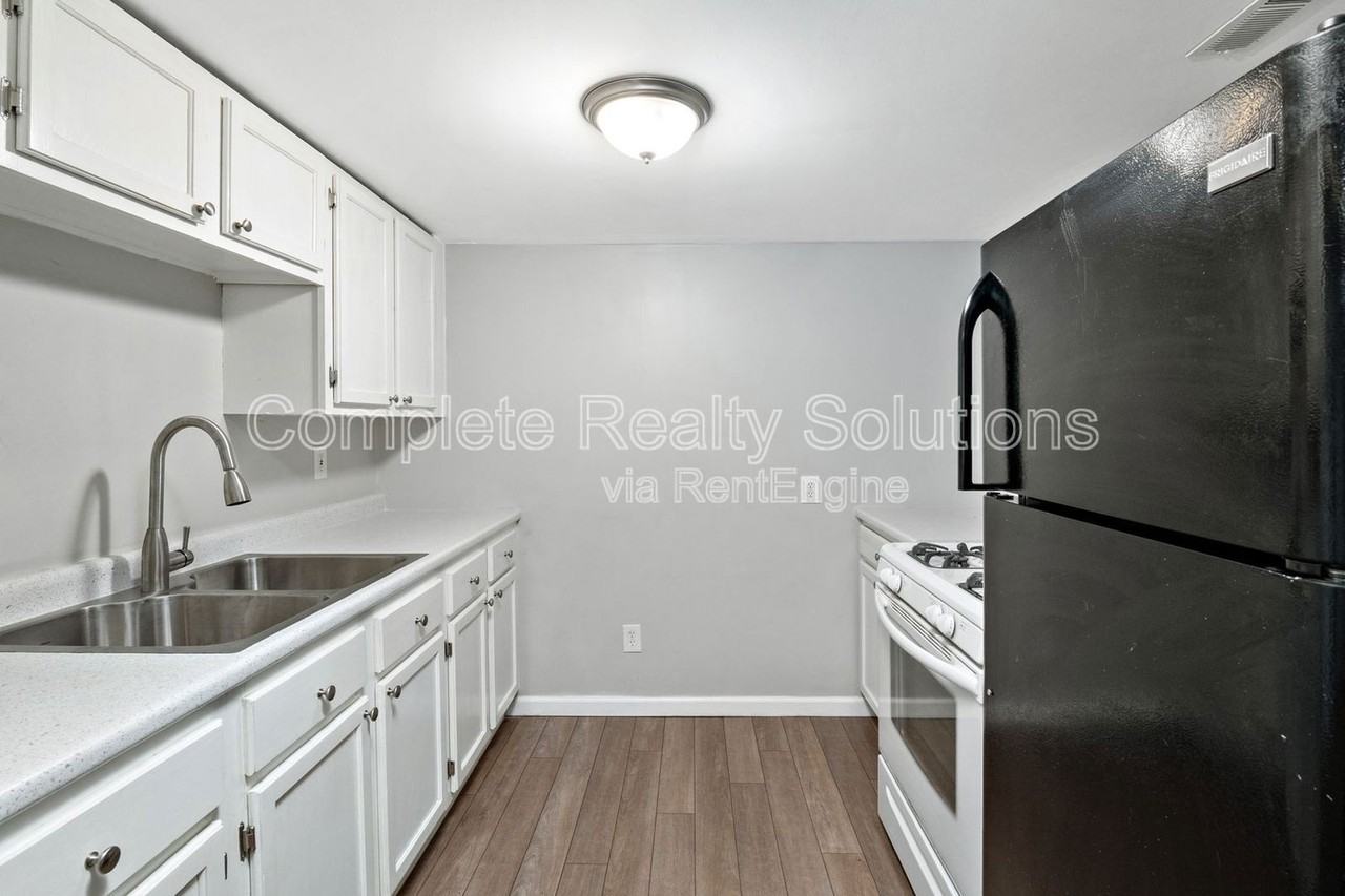 222 W Felton Ave - Photo 6 of 20