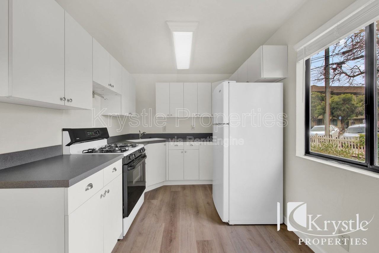 133 W F St - Photo 7 of 10