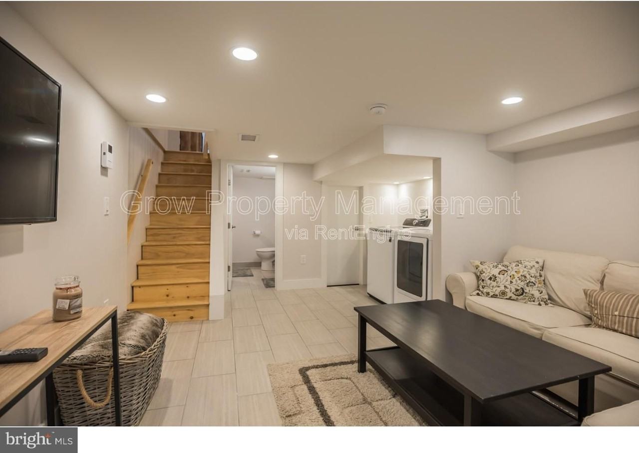 533 Manton St - Photo 2 of 25