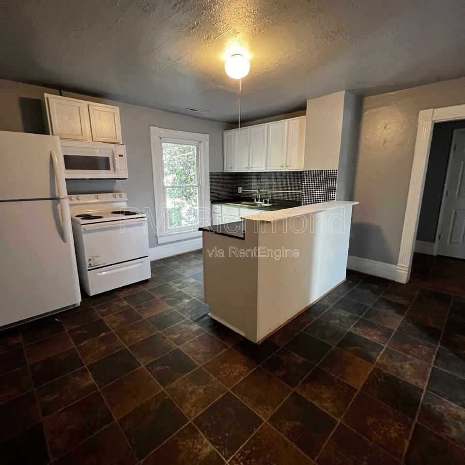 104 Lee Ave #B - Photo 5 of 11