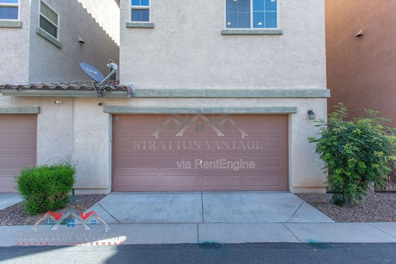 2218 N 77th Dr - Photo 4 of 43