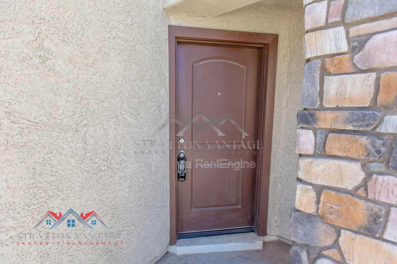 2218 N 77th Dr - Photo 7 of 43