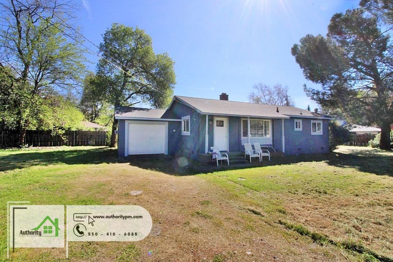 5481 Elm Ln - Photo 2 of 5