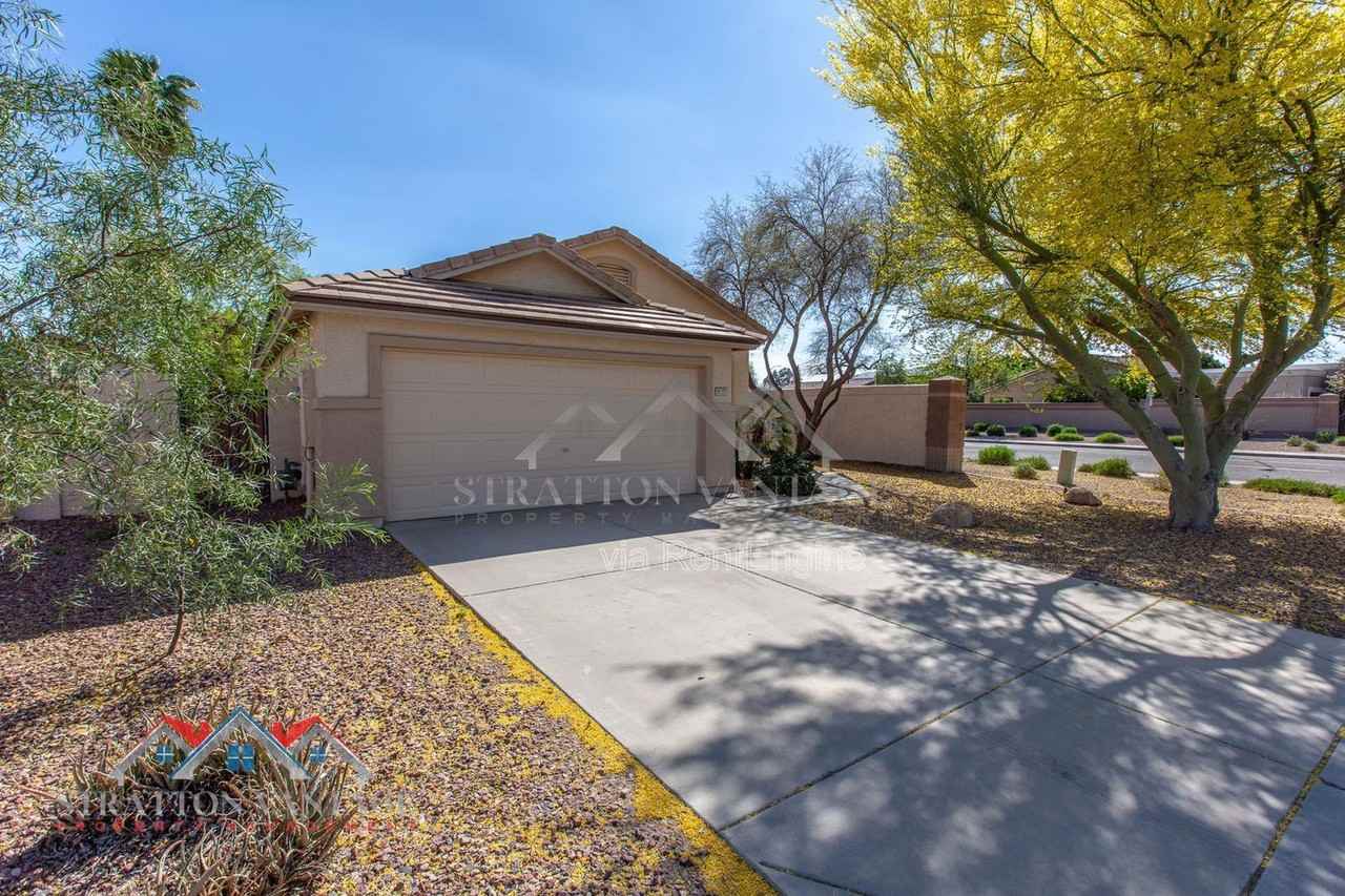 8039 W Alex Ave - Photo 3 of 38