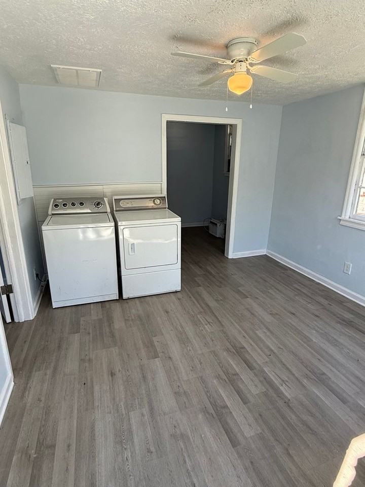 485 485 MELLON STREET A & B - Photo 2 of 6