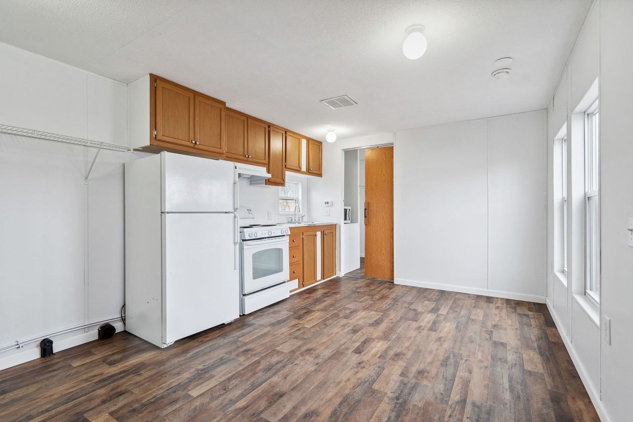 111 S Cedar Dr #3 - Photo 5 of 12