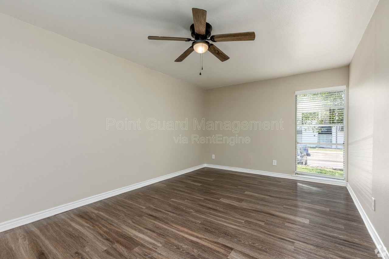 4580 W Kiest Blvd #2085 - Photo 5 of 15