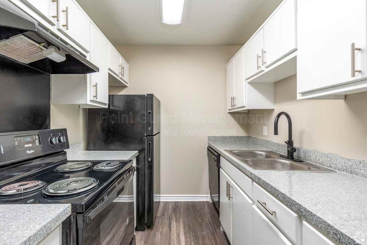 4580 W Kiest Blvd #2085 - Photo 6 of 15