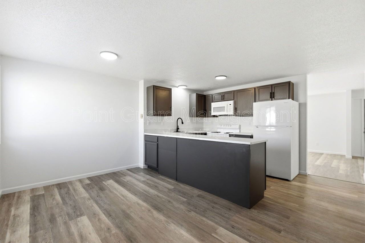 1932 S Cleveland Ave - Photo 3 of 31