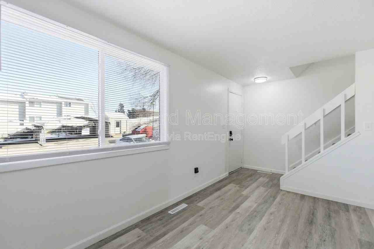 2034 S Cleveland Ave - Photo 3 of 29