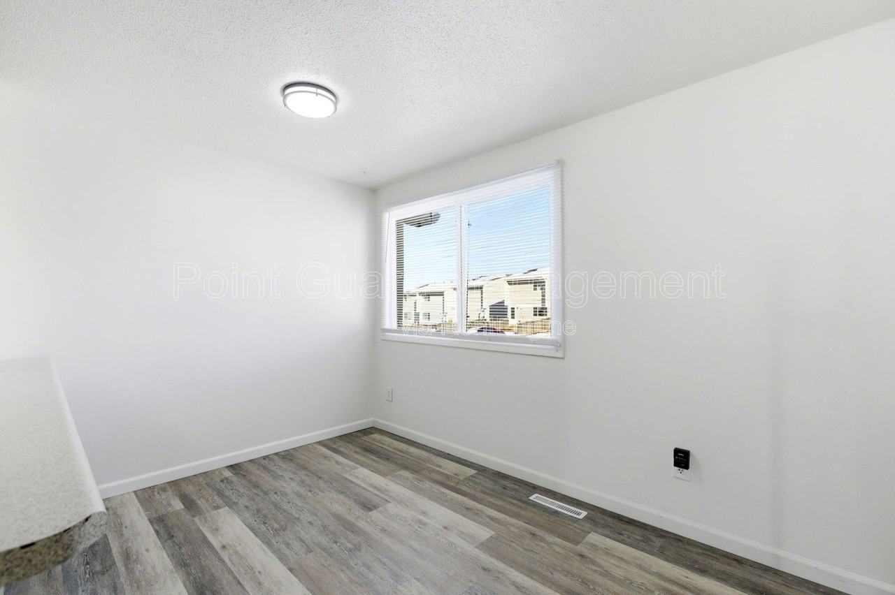 2034 S Cleveland Ave - Photo 4 of 29