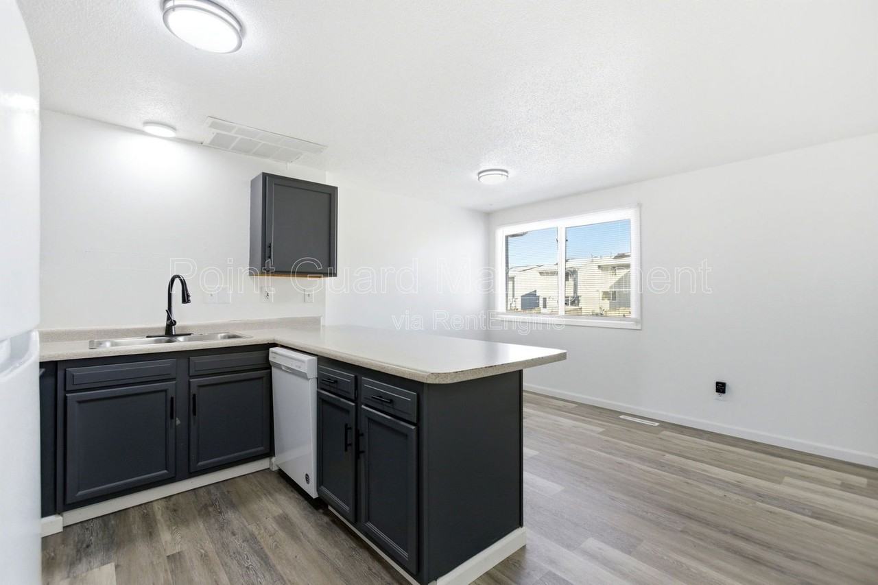 2034 S Cleveland Ave - Photo 6 of 29