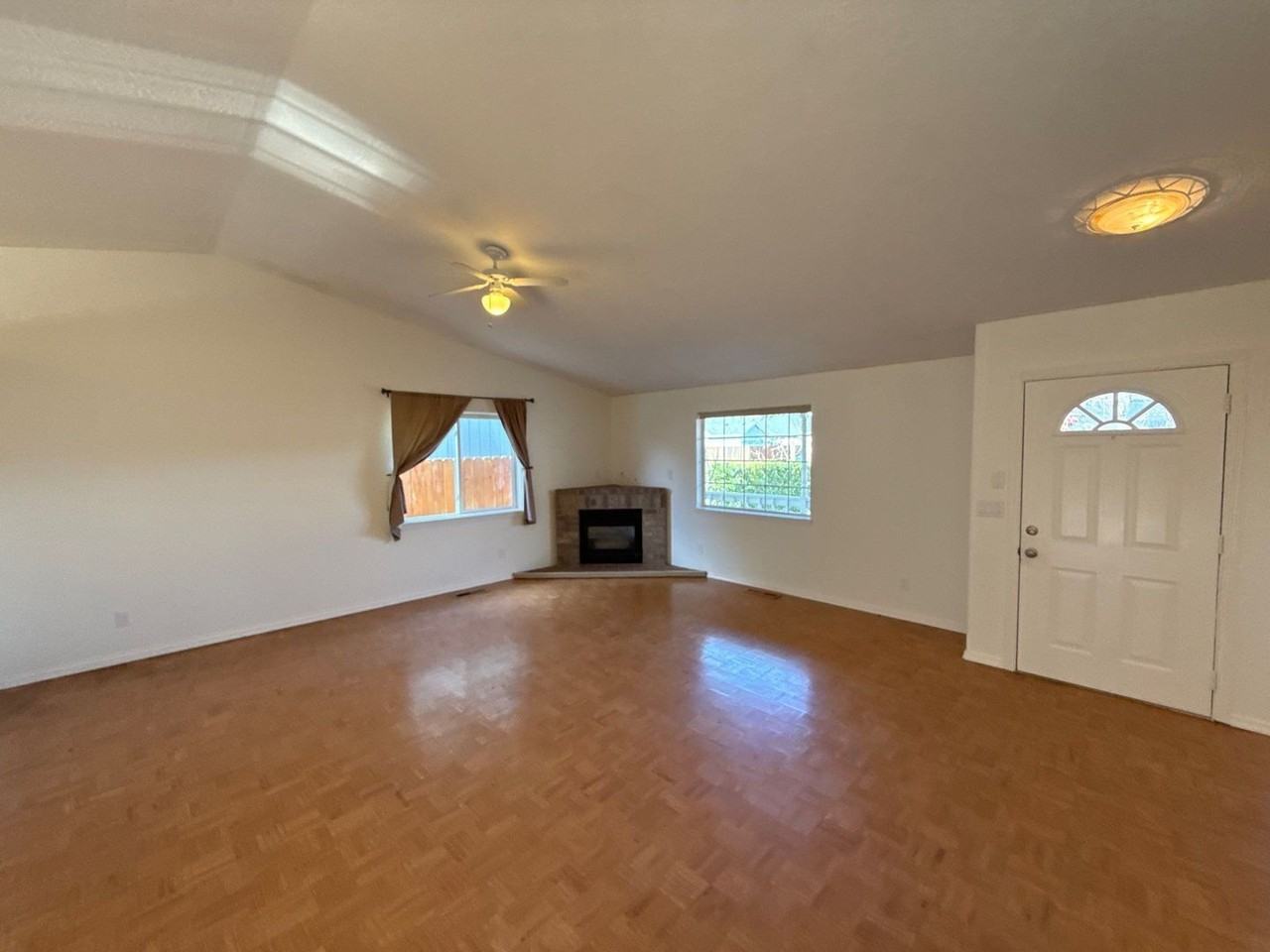 1843 Olympic Dr E - Photo 4 of 22