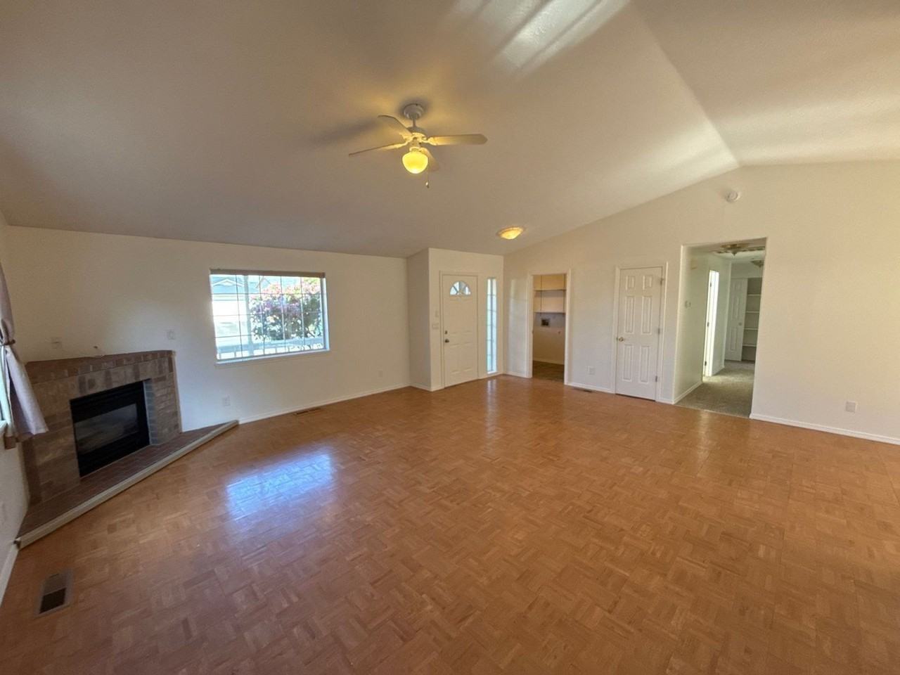 1843 Olympic Dr E - Photo 5 of 22