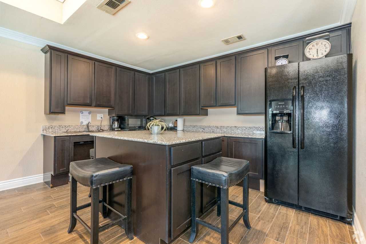 Ash Lane Apartments - Photo 6 of 29