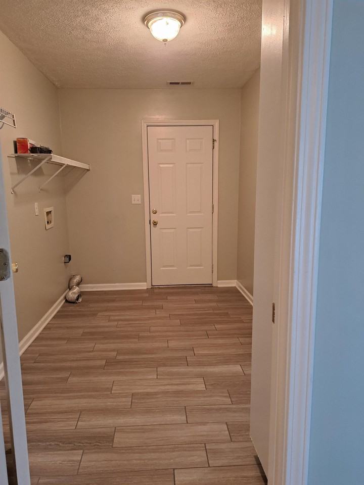 1908 Joslyn Dr - Photo 2 of 16