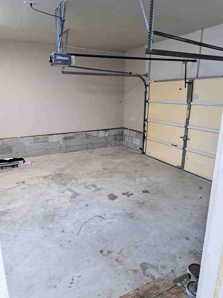 1908 Joslyn Dr - Photo 3 of 16