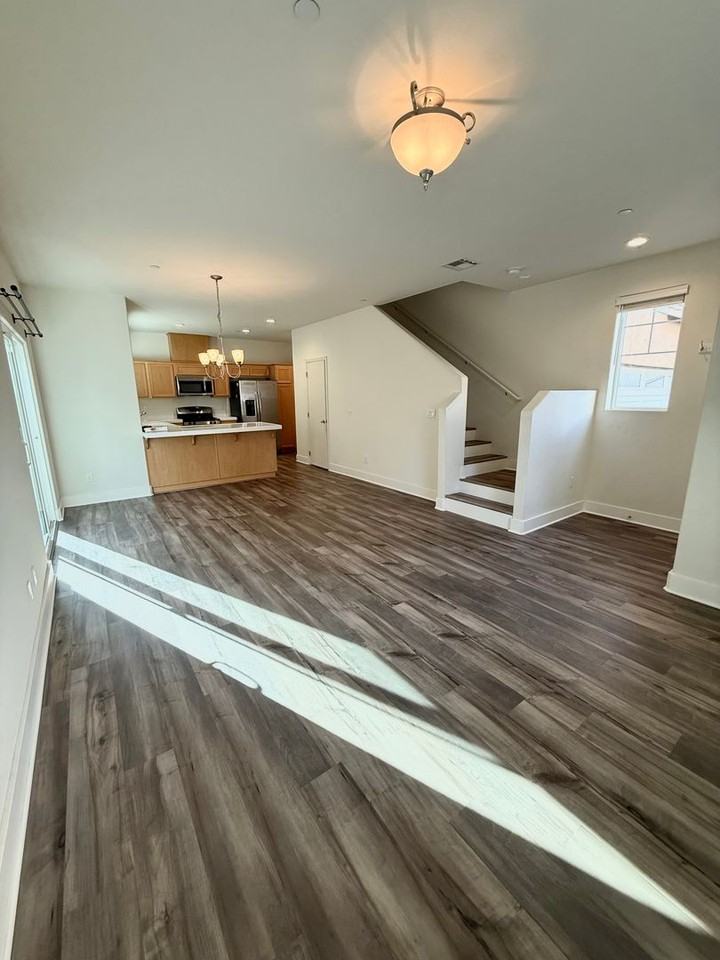143 Sweetwater Ln - Photo 2 of 31