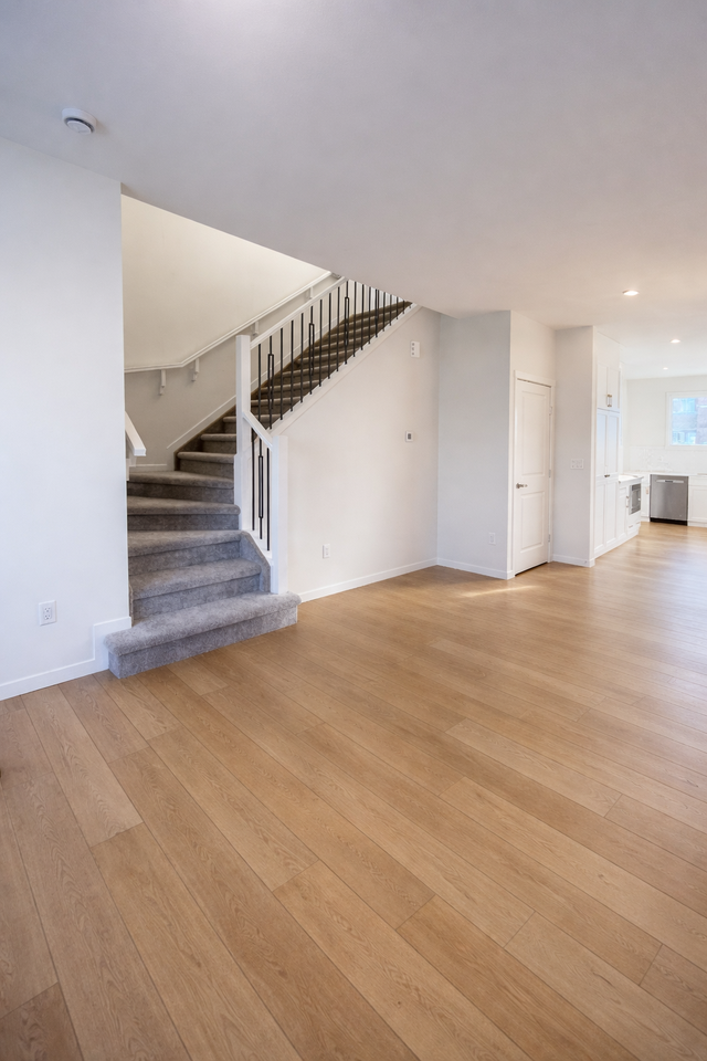 1121 Aster Blvd Nw - Photo 5 of 17