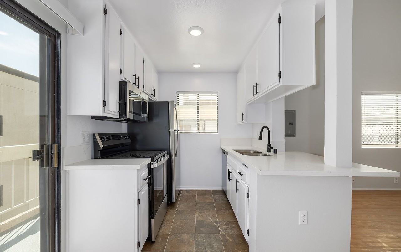 132 Clark Dr - Photo 6 of 22