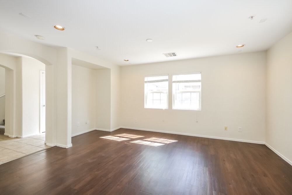 7453 Showy Ct - Photo 5 of 17