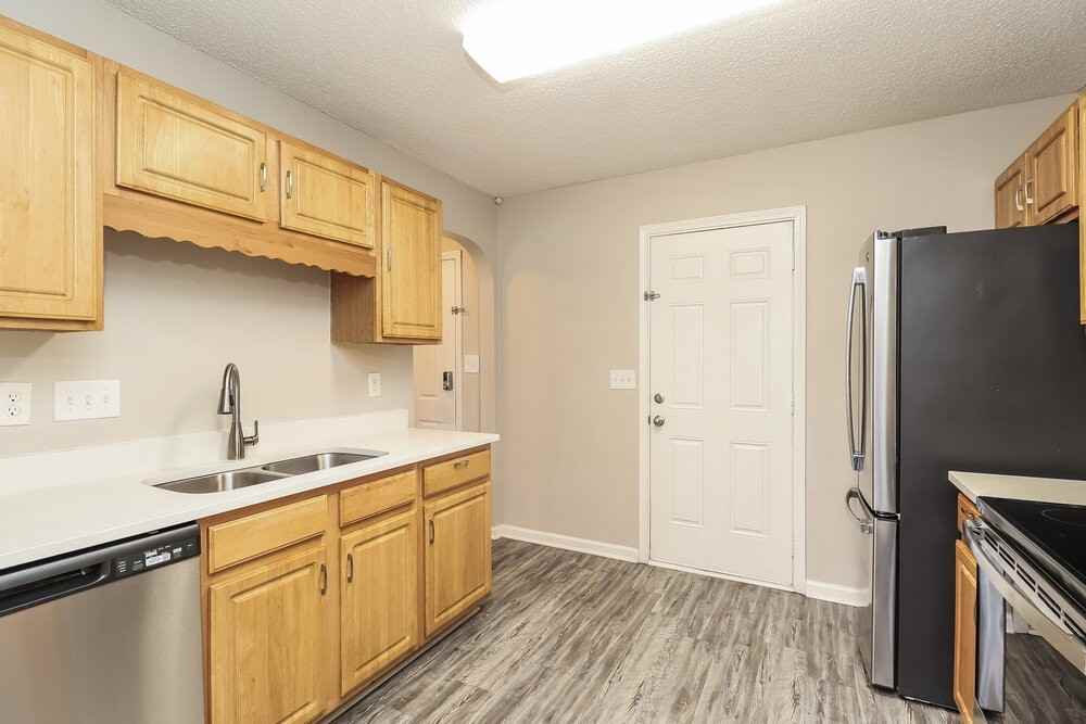 3205 Forest Creek Ct - Photo 7 of 16