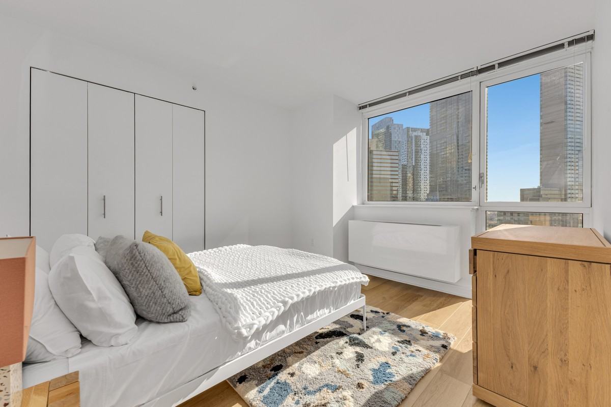 Linc LIC - Photo 3 of 15