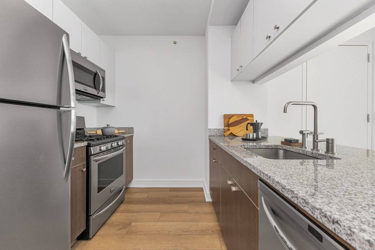 Linc LIC - Photo 4 of 15